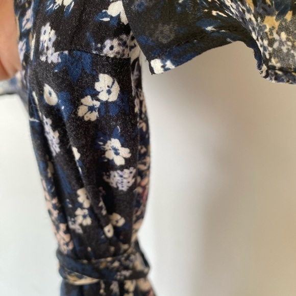 Bcbgeneration floral wrap dress Sz XS - Picture 3 of 14